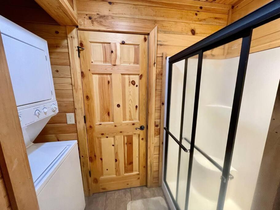 2 Bed Cabin Hot Tub Close To Helen #16 Экстерьер фото