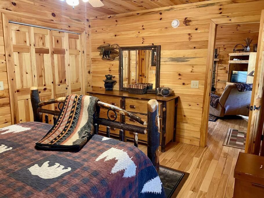 2 Bed Cabin Hot Tub Close To Helen #16 Экстерьер фото