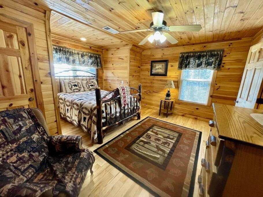 2 Bed Cabin Hot Tub Close To Helen #16 Экстерьер фото